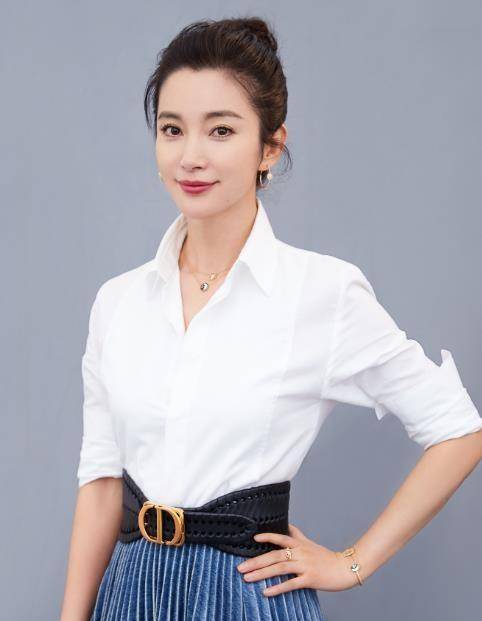 善惡終有報,50歲「無人敢娶」的李冰冰,已經活成了一個笑話?