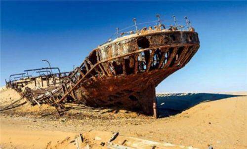 沙漠中央發現500年古沉船，還載有6300萬金幣，專家：咋開過去的