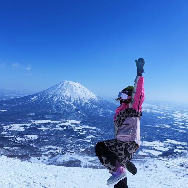 41歲李彩樺滑雪出意外！驚險跌進2米多深雪洞，獲幾名外國人搭救