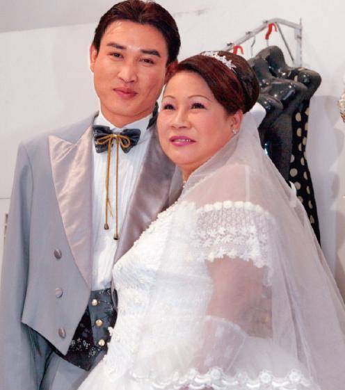「奶孫戀」富婆莉莉73歲離世，愛上閨蜜18歲兒子，晚年懺悔自責 多病纏身坦言在贖罪