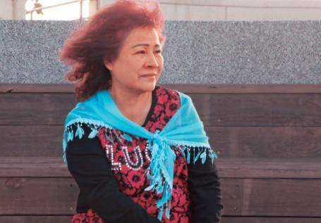 「奶孫戀」富婆莉莉73歲離世，愛上閨蜜18歲兒子，晚年懺悔自責 多病纏身坦言在贖罪