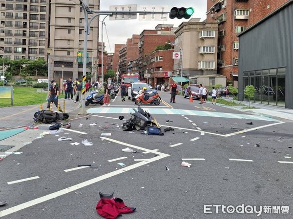 快訊／12歲女童救回來了！三峽恐怖車禍「2女學生、1騎士身亡」 國小老師痛哭發聲