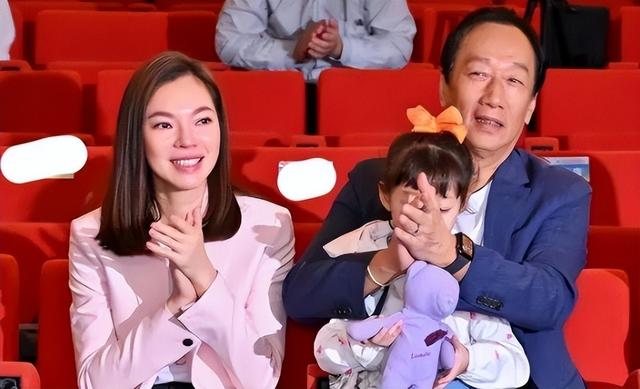 富士康老闆娘曾馨瑩:擊敗劉嘉玲嫁郭台銘,還想為七旬老公拼四胎