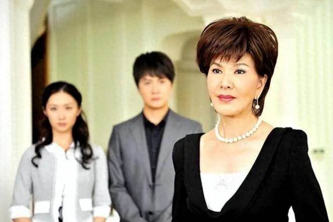 夏台鳳「窒息」的一生：遭雙性戀丈夫騙婚生子，如今兒子和前夫雙雙去世