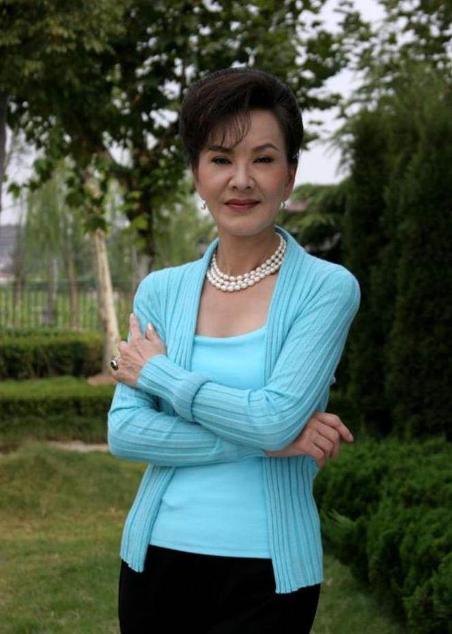 夏台鳳「窒息」的一生：遭雙性戀丈夫騙婚生子，如今兒子和前夫雙雙去世