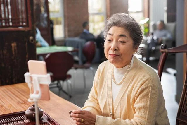 過了50歲，最頂級養生不是運動，更不是喝水，而是少做這幾件事！