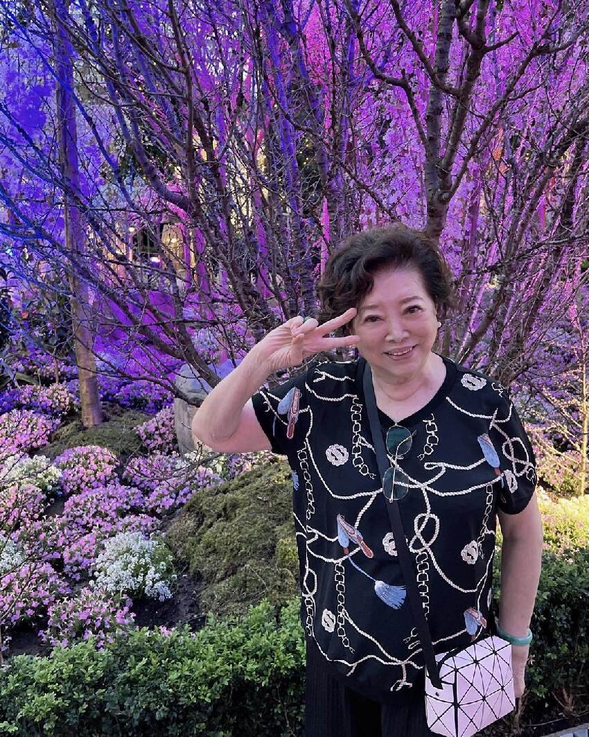 87歲還在租房！國民阿嬤「獨特理財法」曝光，堅持「用2個存摺」網全跪：演藝圈沒幾人能做到