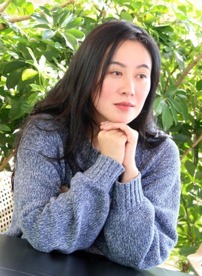 葉璇自曝父親離世正與保姆爭產，祖墳被對方偷走，父親仍未下葬