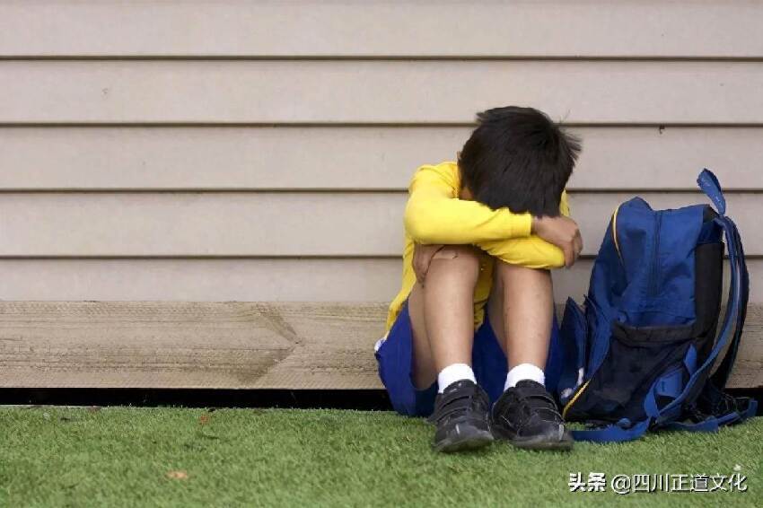 爸爸給兒子取名「東風」，護士不小心「少寫一筆」，媽媽：咱不改了