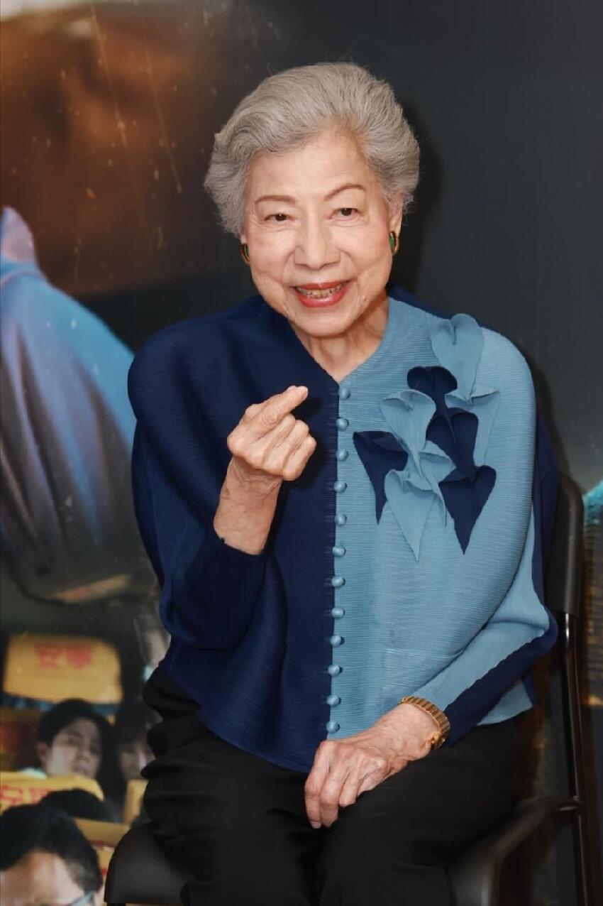 91歲香港女星遭TVB不再安排工作，所以決定離巢，目前不會退休