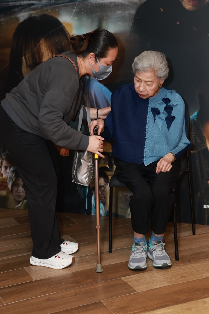 91歲香港女星遭TVB不再安排工作，所以決定離巢，目前不會退休