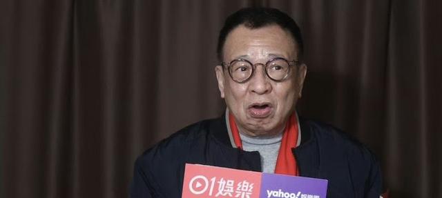 香港知名戲骨頒獎禮言辭引不滿，被問TVB談續約換獎，本人揭內幕