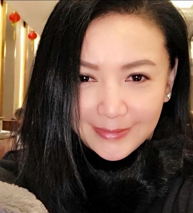 曾華倩沒想到，她單身24年培養的冠軍兒子，今已繼承豪門前夫家產