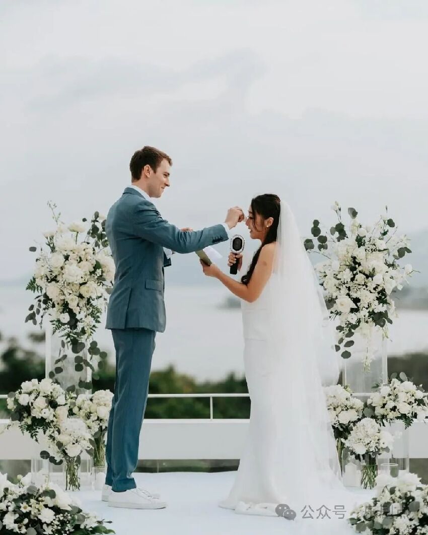 恭喜，梁家輝不到一年又當岳父！小女兒出嫁曬結婚照，外籍老公高大帥氣