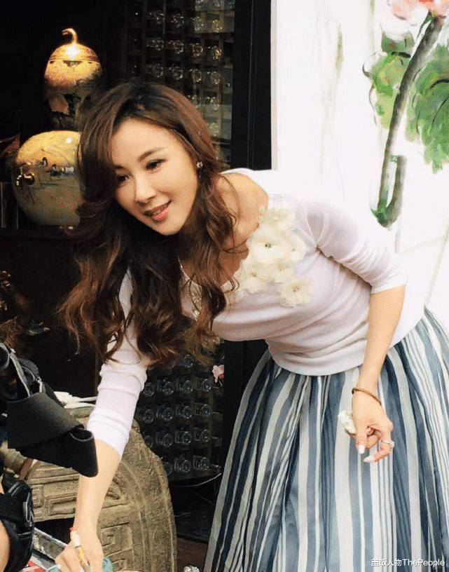 57歲未婚！台灣資深美女被傳「交往富商包養」　遭翻出「無人繼承億萬資產」霸氣回應
