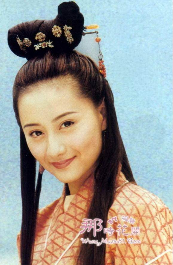 瓊瑤等她4年，9歲入行，19歲爆紅，37歲嫁地產富豪，50歲還猶如少女！
