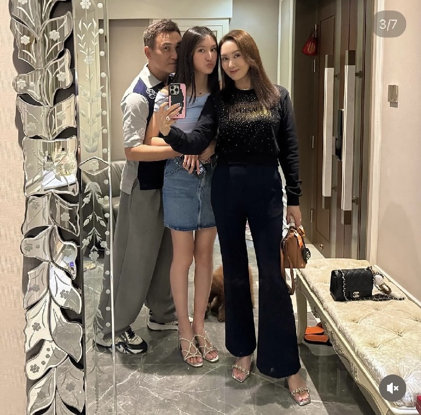 郭可盈夫婦慶祝相戀31周年，16歲女兒也在，身高超母親樣子像父親