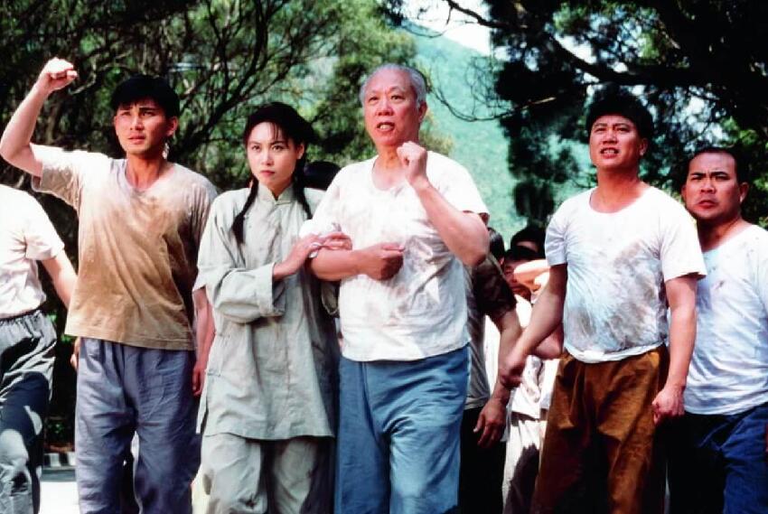 郭可盈夫婦慶祝相戀31周年，16歲女兒也在，身高超母親樣子像父親