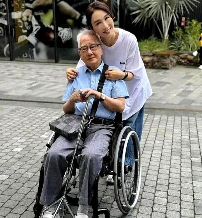 黎姿決定嫁給馬廷強時，母親哭著問她：「一家5口3人殘障，你怎麼活」 ，她只說1句話，讓門外的馬廷強「聽後淚如雨下」