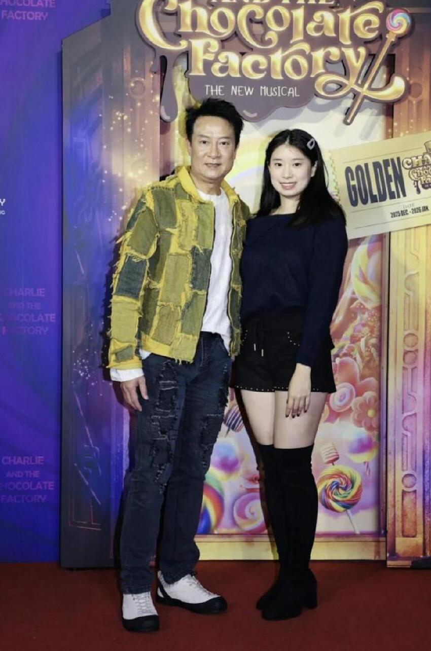 劉錫明23歲女兒在台灣出道，氣質清新長得像父親，自曝已有男友