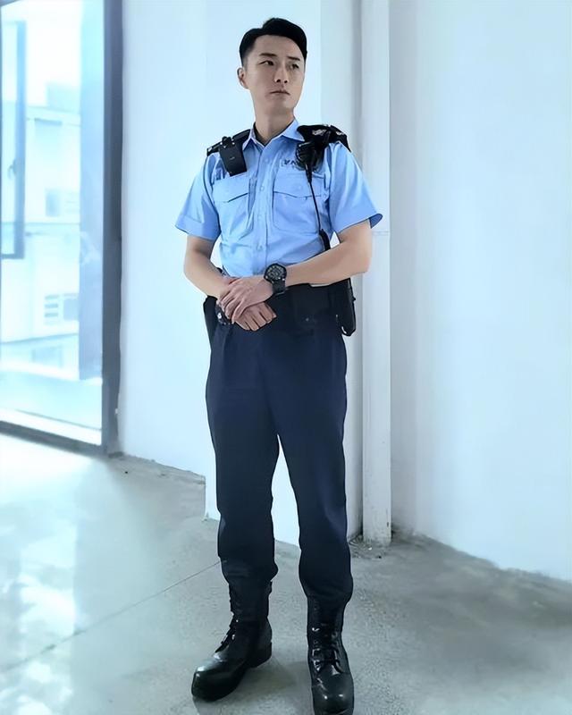 TVB男演員心灰意冷宣布離巢，曾在一劇飾演10個角色勁誇張