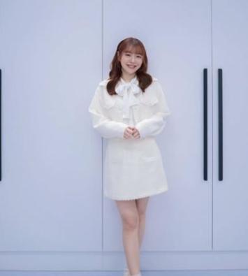 不到30歲！正妹主持驚傳「卵巢癌逝」捐大體　醫警告5徵兆：愛吃1物風險高