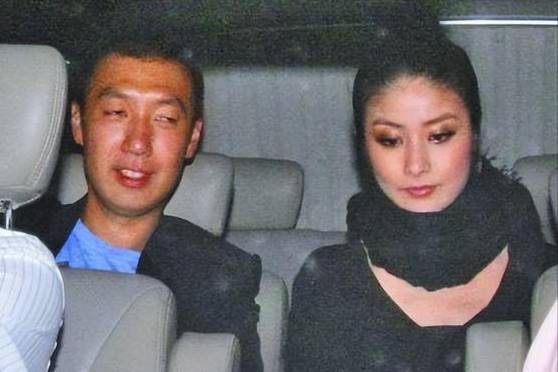 她是香港第一公主，36歲嫁初戀，40歲高齡產子，被譽為圈內清流