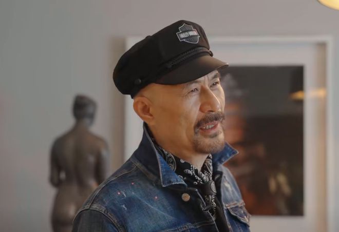 「鰲拜」徐錦江拍三級片 , 患抑鬱症10年 , 兩度輕生獲老婆救救！