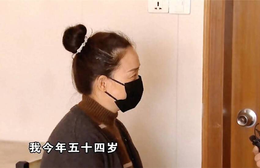 原創             54歲賓館女老闆艷遇不斷，小12歲男友不甘心，女子：他不讓我睡覺