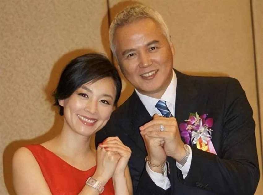 善惡終有報，花17億買「樓」害人的張庭夫婦，如今下場大快人心