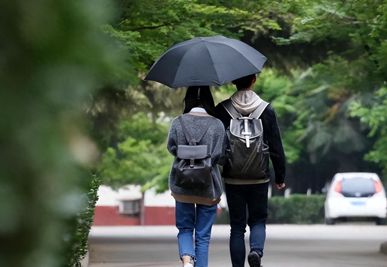 女友名校畢業年薪90萬！條件優秀「我媽卻不同意我娶」　猶豫不決「去了趟她老家」我決定結婚