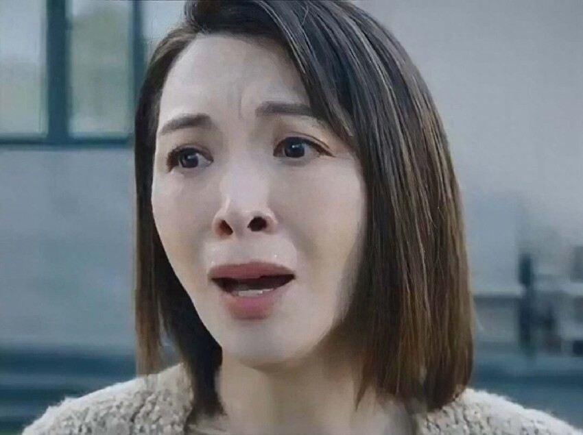 TVB知名女星新劇大秀身材,皮膚白滑事業線搶鏡,再婚後堅持丁克