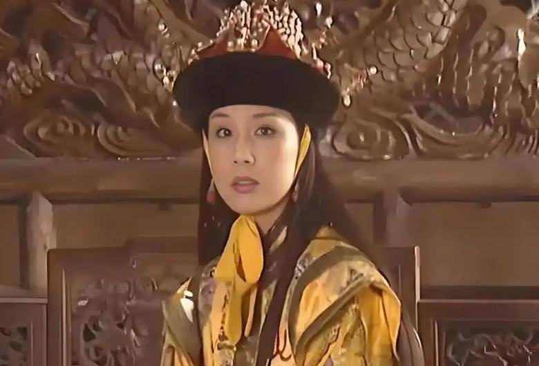 她長得太美被導演據為己有，同居27年無名無分，年僅63歲不治身亡