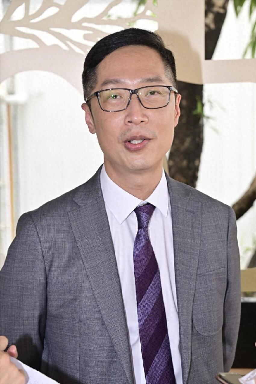 突然官宣辭職！前TVB男星辭去新城電台CEO，外界對此事一頭霧水