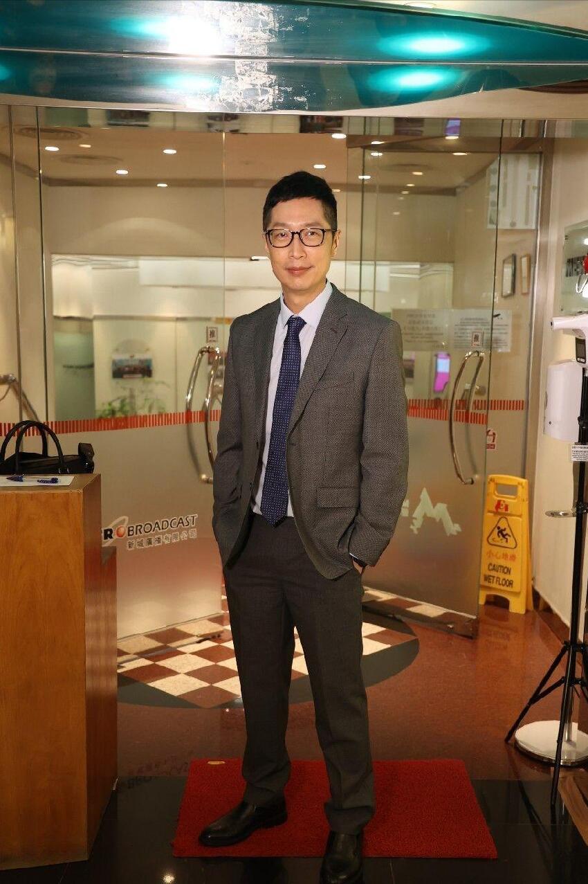 突然官宣辭職！前TVB男星辭去新城電台CEO，外界對此事一頭霧水