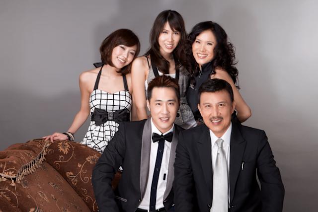 78歲余天突傳緊急送醫！一次拔4顆牙「大量出血」嚇壞家人，兒子心急違停吐露無奈心聲