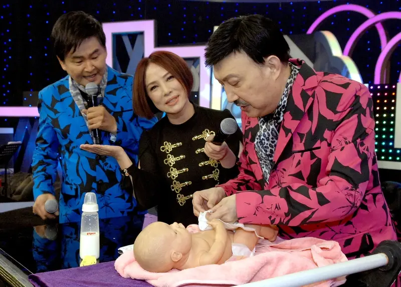 78歲余天突傳緊急送醫！一次拔4顆牙「大量出血」嚇壞家人，兒子心急違停吐露無奈心聲