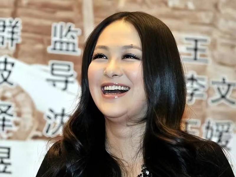 有種「毀容」叫沈傲君，年輕時賽如西施，如今47歲發福得讓人不敢認