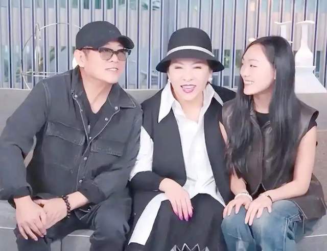 向太回應李連杰拋棄前妻！透露關鍵細節，送車送婚房，直言其摳門