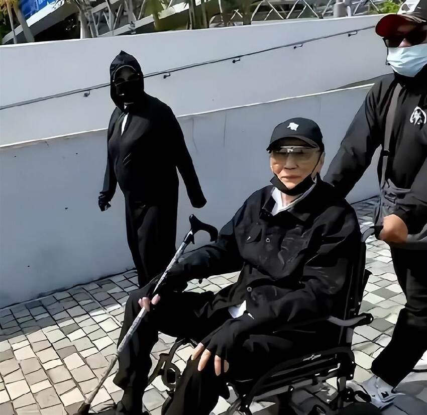 曝謝賢去世不到1小時，2個不良習慣或成催命符，謝霆鋒的話字字催淚