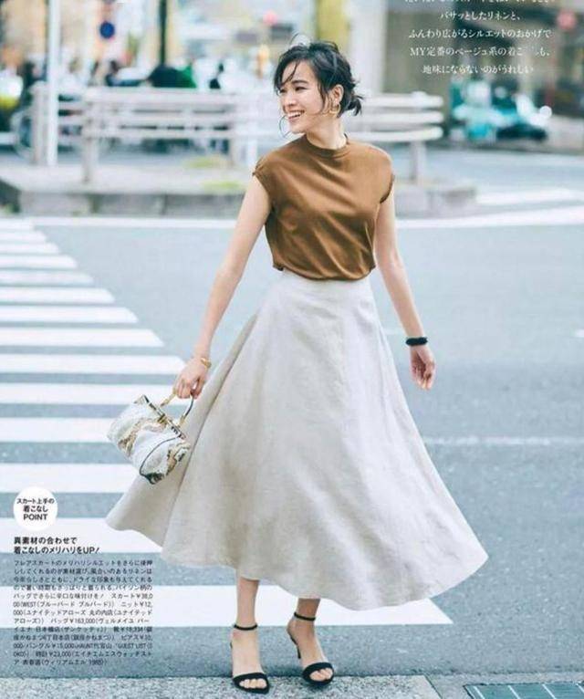 女人上了年紀，盡量別亂穿衣服顏色，多穿這3種「富貴色」更高級