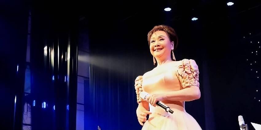 鄧麗君去世后萬人痛惜，李谷一卻評價她：只是個小歌手不值得挂念