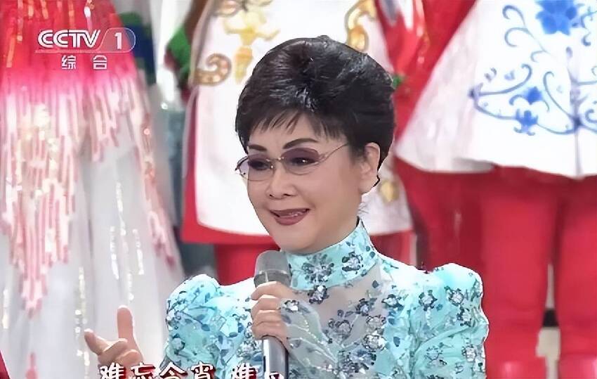 鄧麗君去世后萬人痛惜，李谷一卻評價她：只是個小歌手不值得挂念
