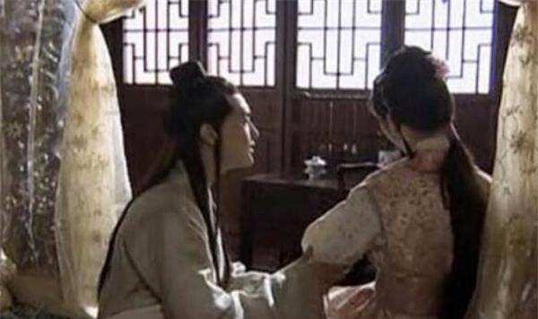 古代夫妻睡覺時,讓女僕守在床邊,夫妻倆不會覺得尷尬嗎?