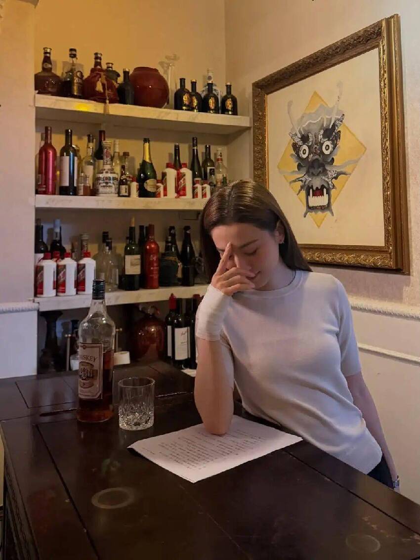 TVB男星大曬新劇女主角靚照！稱讚其顏值最高演技最好！身邊好友瘋狂求介紹！