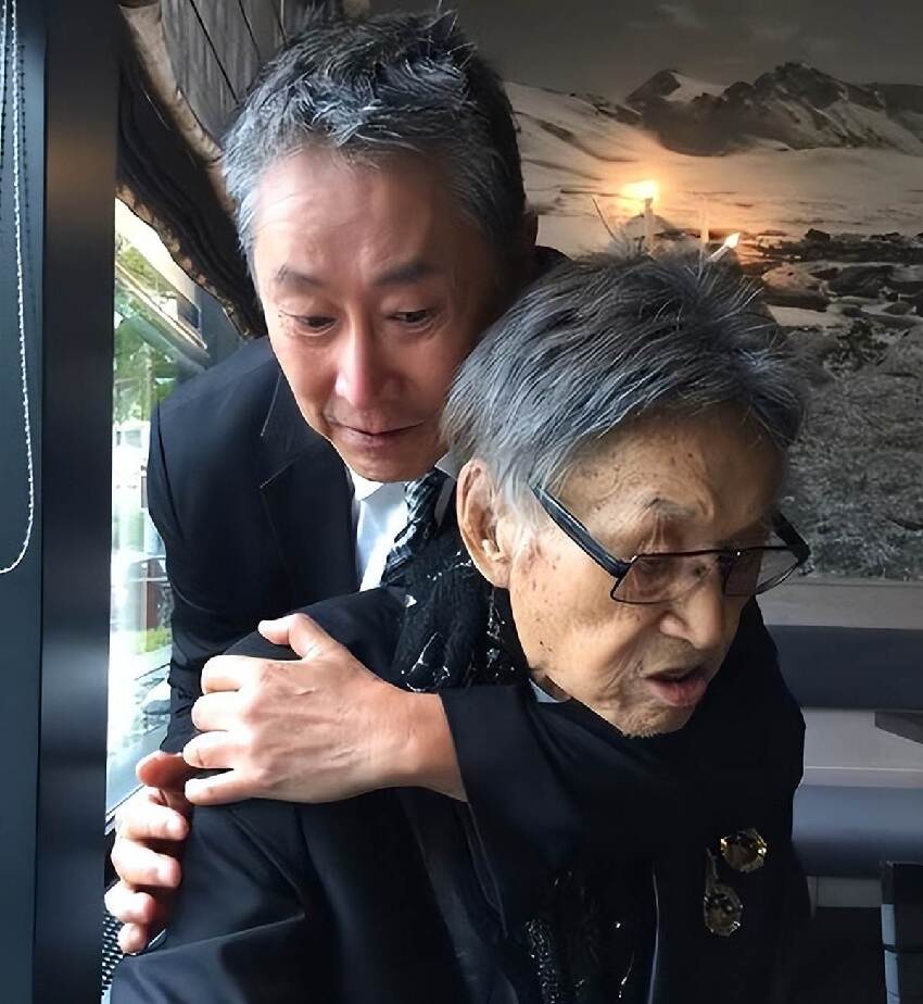 2018年，台灣著名主持人赴瑞士安樂死！兒子講述其「安樂前慘狀」： 我非常後悔！