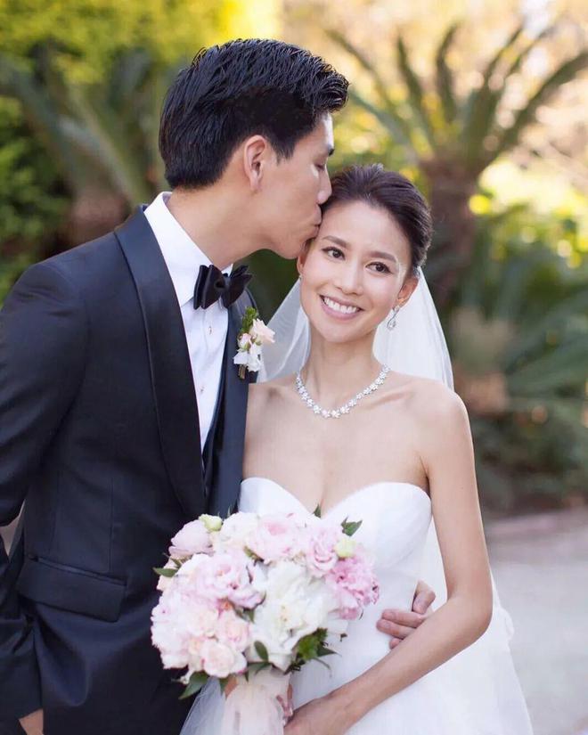 TVB前港姐結婚八周年曬甜蜜合照，曾擊敗鍾嘉欣登花旦人氣榜首位