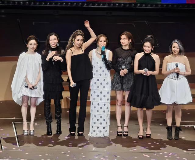 香港知名女星與前隊友不和，缺席組合重聚，改名轉運在內地發展