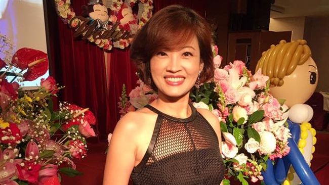 臨終前流下最後一滴淚！中天女主播吳中純淋巴癌病逝，老公痛哭曝生前「未竟遺願」：我一定幫妳完成！