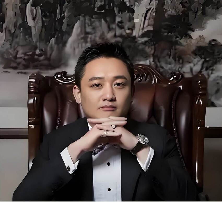 原來她已離世！月子期間慘遭丈夫家暴，葬禮母親都不參加，死因令人惋惜